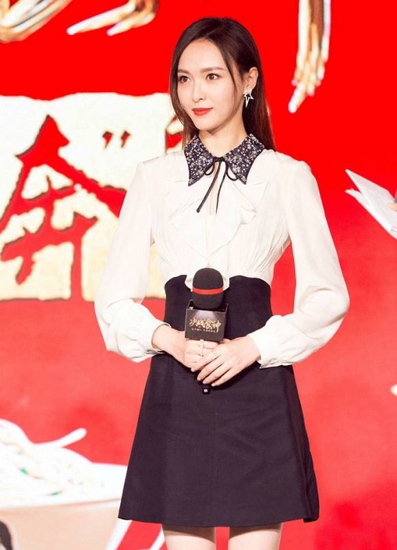 跟著楊冪宋茜劉亦菲學(xué)穿連身裙,實(shí)力證明「懶人」才是最美的!|種草機(jī)