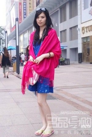 北京街拍連衣裙搭配 穿出門的時(shí)尚